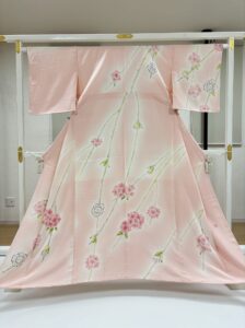 岩手県にお住いのリピーター様より、宅配にて、小倉淳史さんの訪問着や結城紬着物などを高価お買取りさせていただきました。