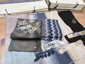 京都市伏見区のお客様より、お持ち込みにて、一竹工房のお着物と帯などを高価お買取りさせていただきました。