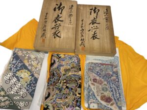 東京都台東区のお客様より訪問にて、京屋林蔵さんのお着物などを高価お買取りさせていただきました。