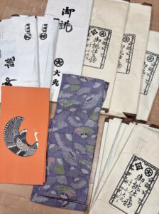大阪府大阪市のお客様より、有名百貨店でご購入されたお着物を多数お買取りさせていただきました。