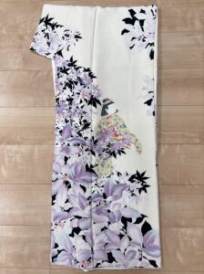 岡山県のお客様より、宅配にて、初代由水十久さんの訪問着を高価お買取りさせていただきました。